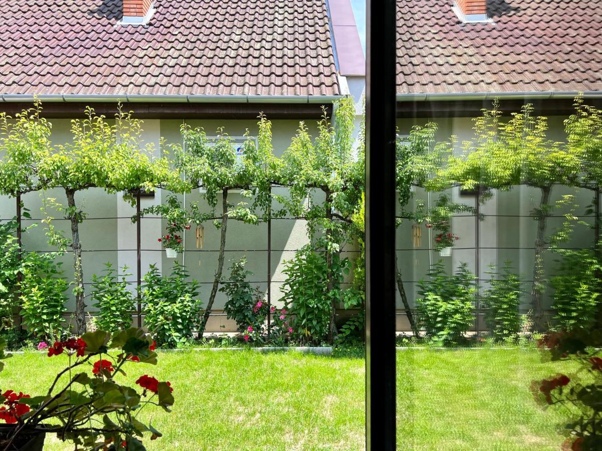 Orosz Apartmanhaz Jula Exterior foto