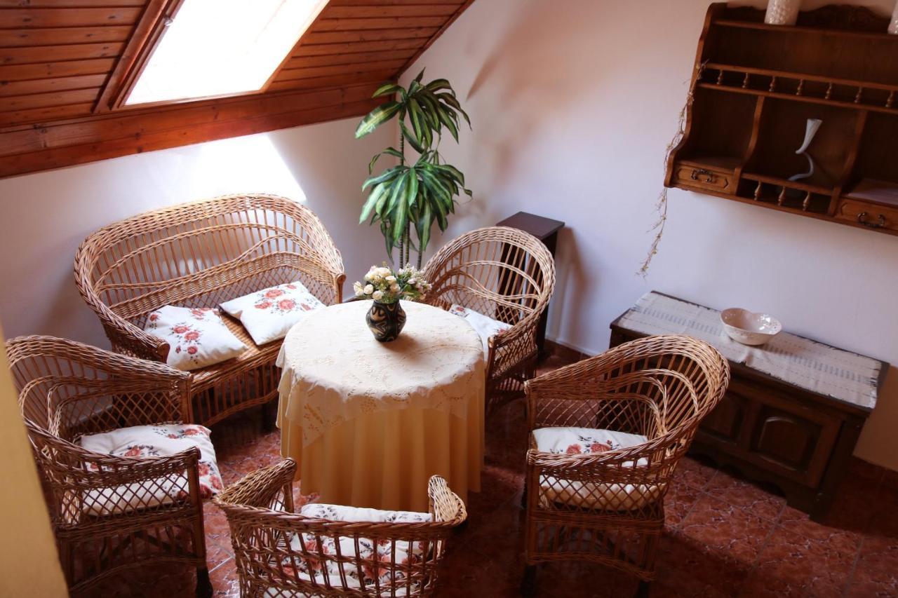 Orosz Apartmanhaz Jula Exterior foto